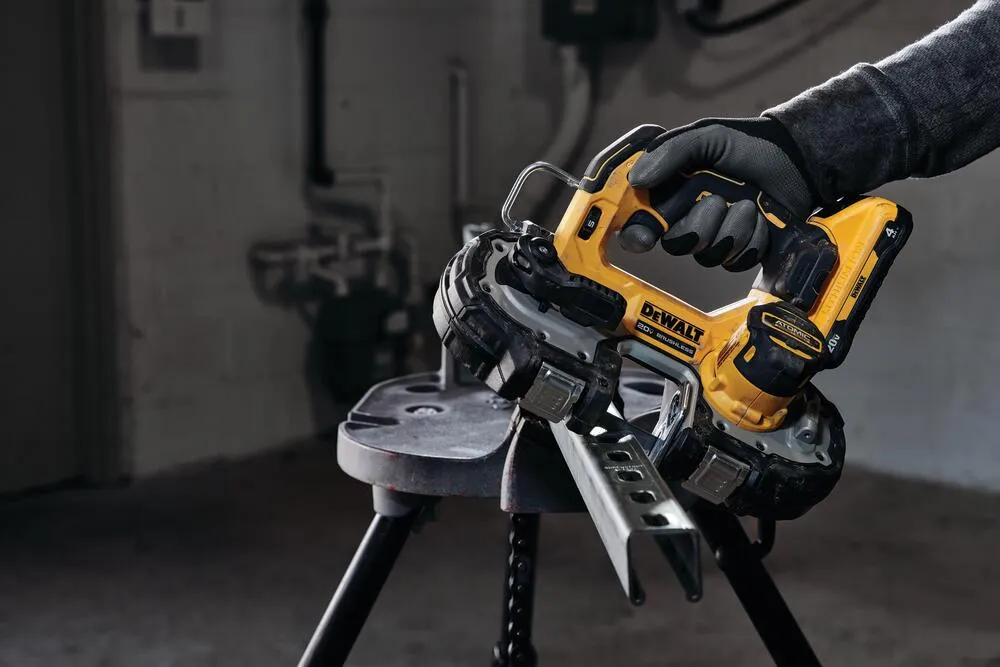 DEWALT DCS377Q1 ATOMIC 20V MAX* Brushless Cordless 1-3/4 in. Compact Bandsaw Kit